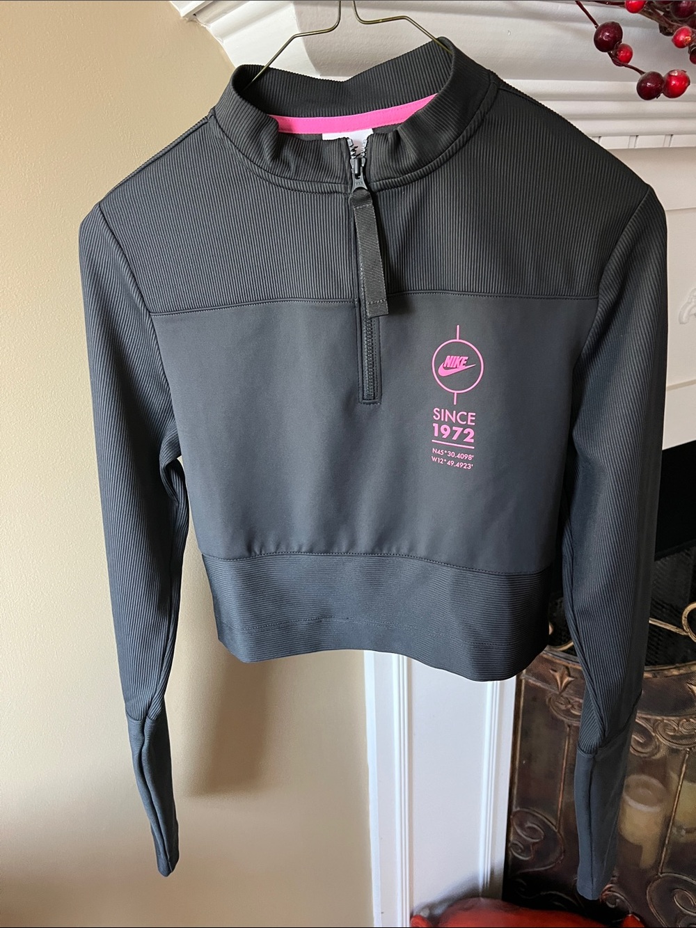Nike Women's Utility Crop 1/4 Zip Long Sleeve Anthracite Top Size Medium